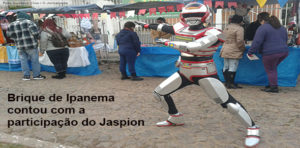 Brique de Ipanema contou com a participação do Jaspion - Foto Gustavo Cruz-O Jornalecão